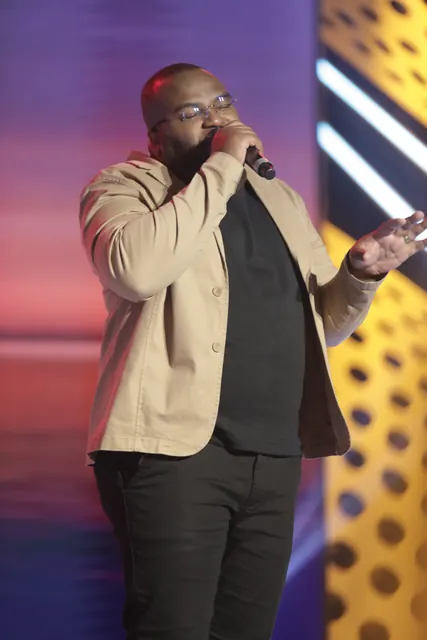 Kelvim Andrade, palco blazer bege